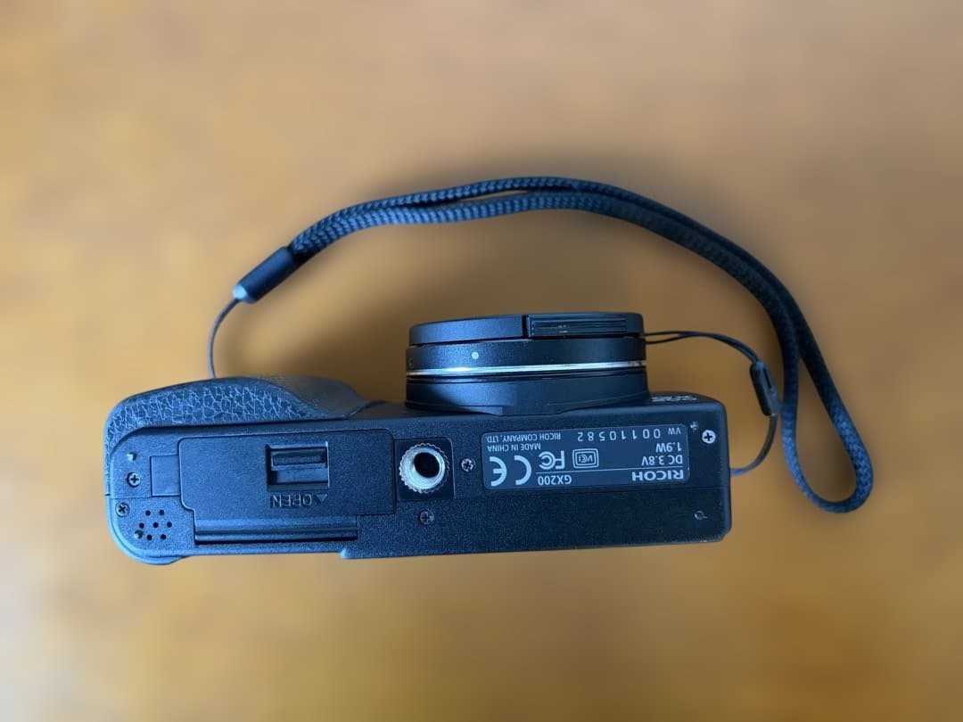 RICOH GX200 デジタルカメラ