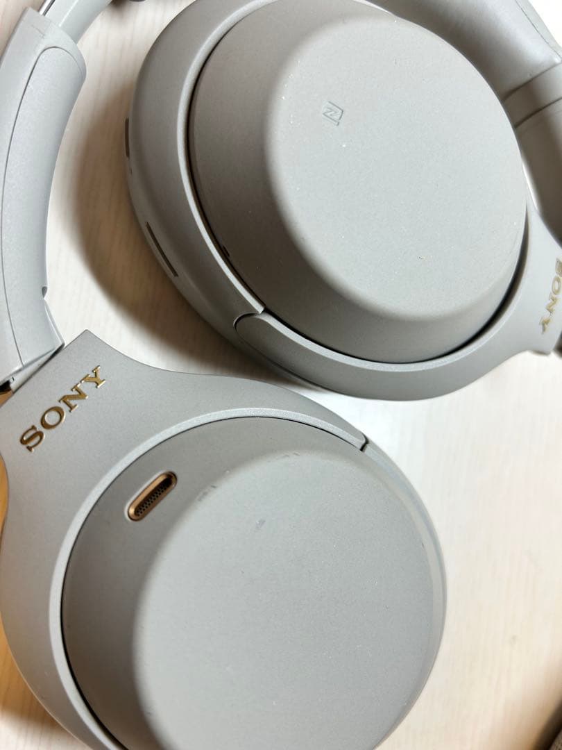 SONY WH-1000XM4 ワイヤレスヘッドホン収納ケース付き