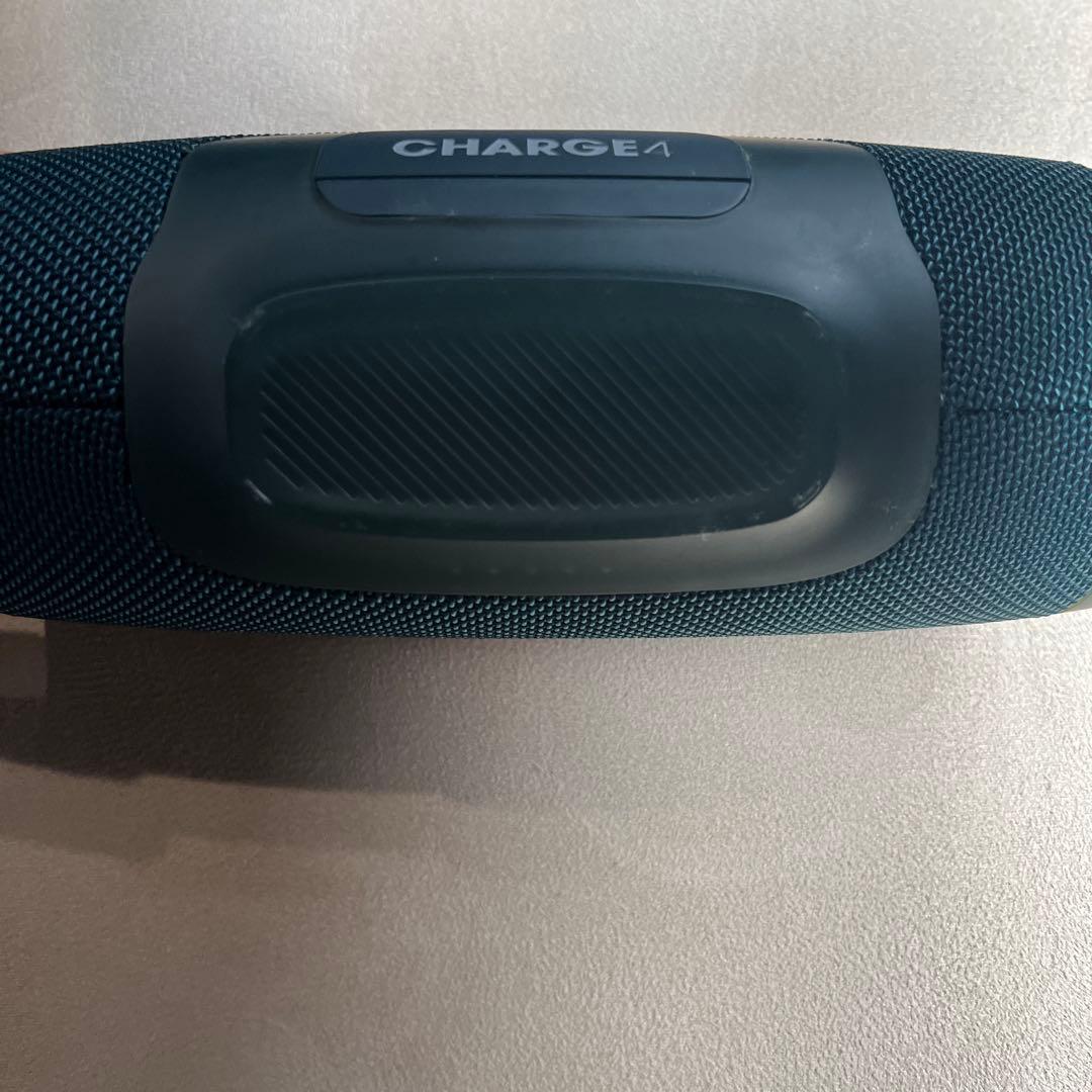 【美品】JBL charge4 Bluetoothスピーカー （本体のみ）