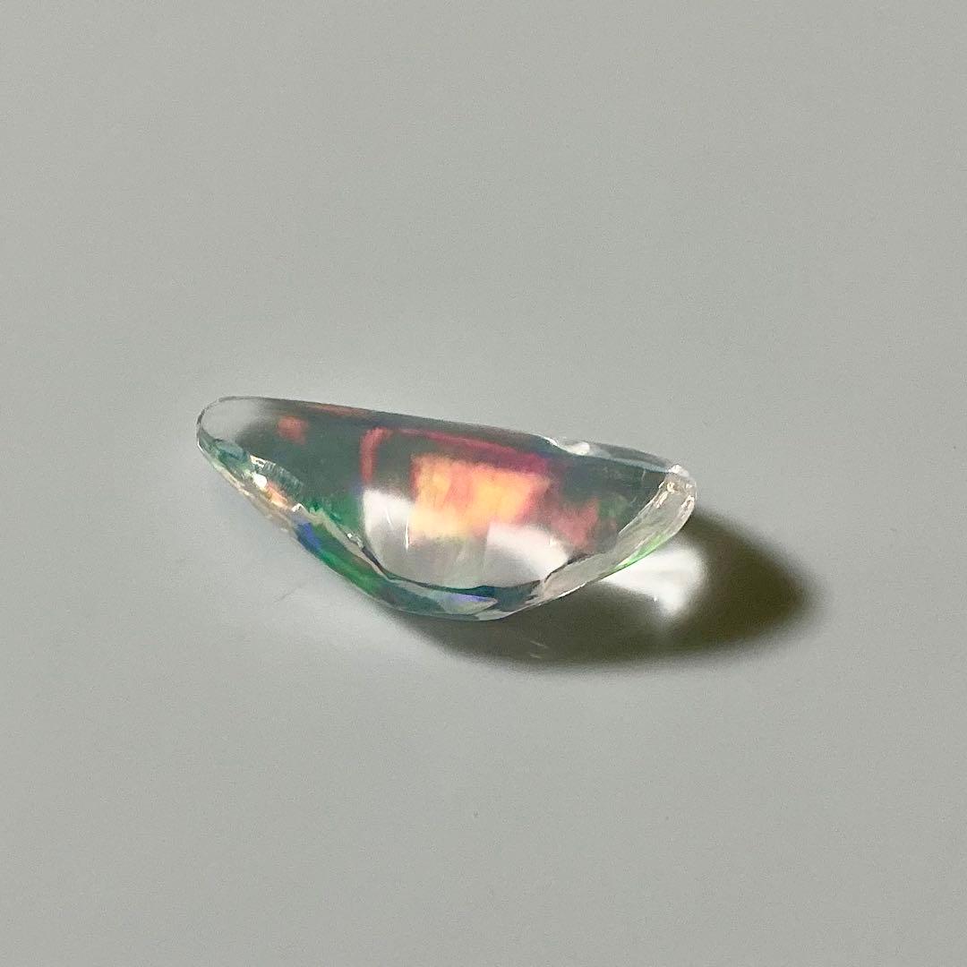 メキシコ産　オパール ポリッシュ　約2.2×1.0×0.6㎝