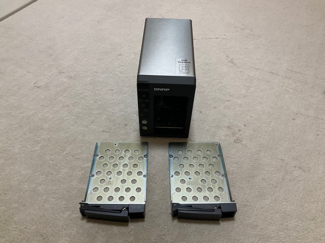 外付けハードディスク・ドライブ QNAP NAS TS-221
