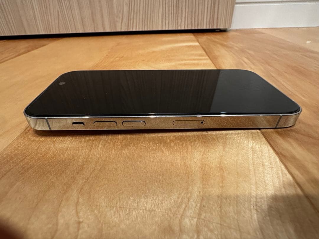iPhone 14 Pro シルバー 本体 512gb simフリー　背面割れ