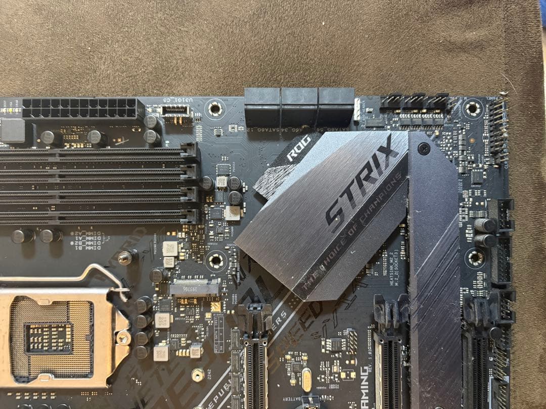 ROG STRIX Z390-F GAMING マザーボード