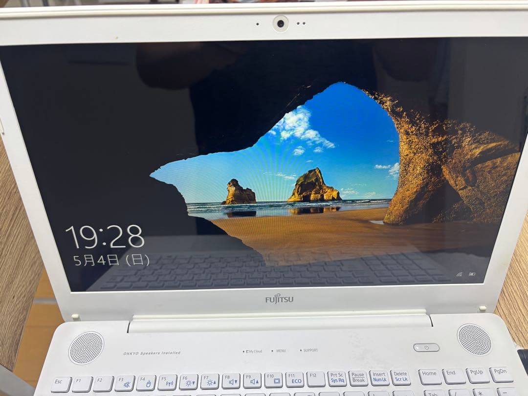 LIFEBOOK AH51/C3 ホワイト ノートPC 充電アダプター付