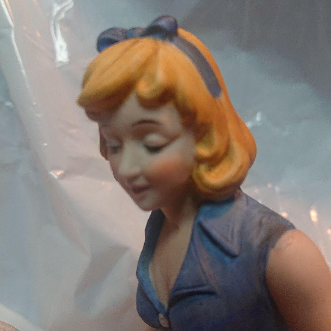 1950～60年古き良き時代のアメリカの可愛い美人秘書のフィギュアだよ♪