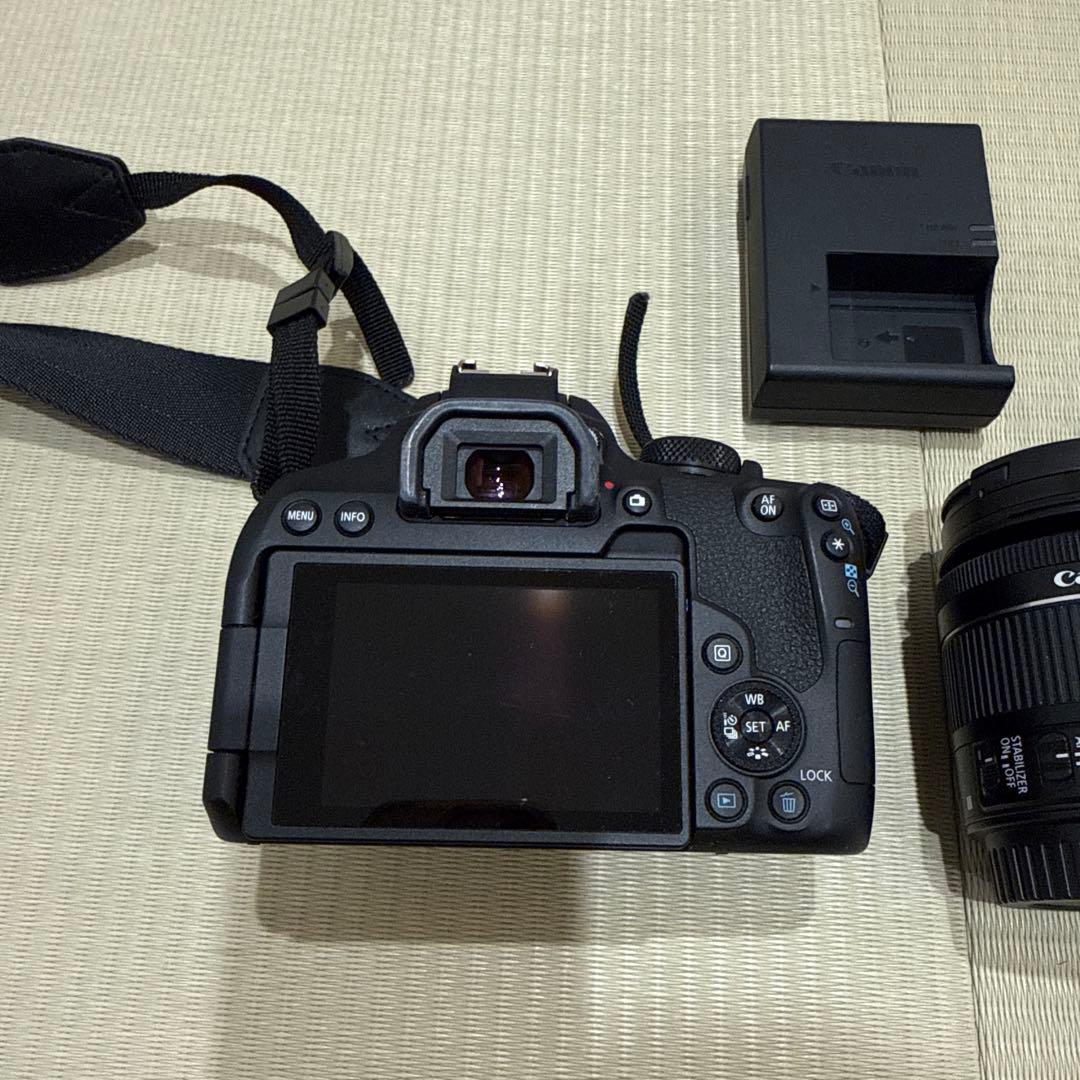 Canon EOS kiss X10i 一眼レフカメラセット Wズームキット