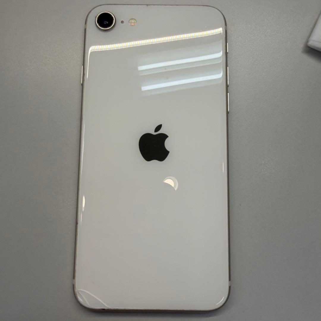 iPhone SE3 64GB スターライト 77% ウラ欠け小