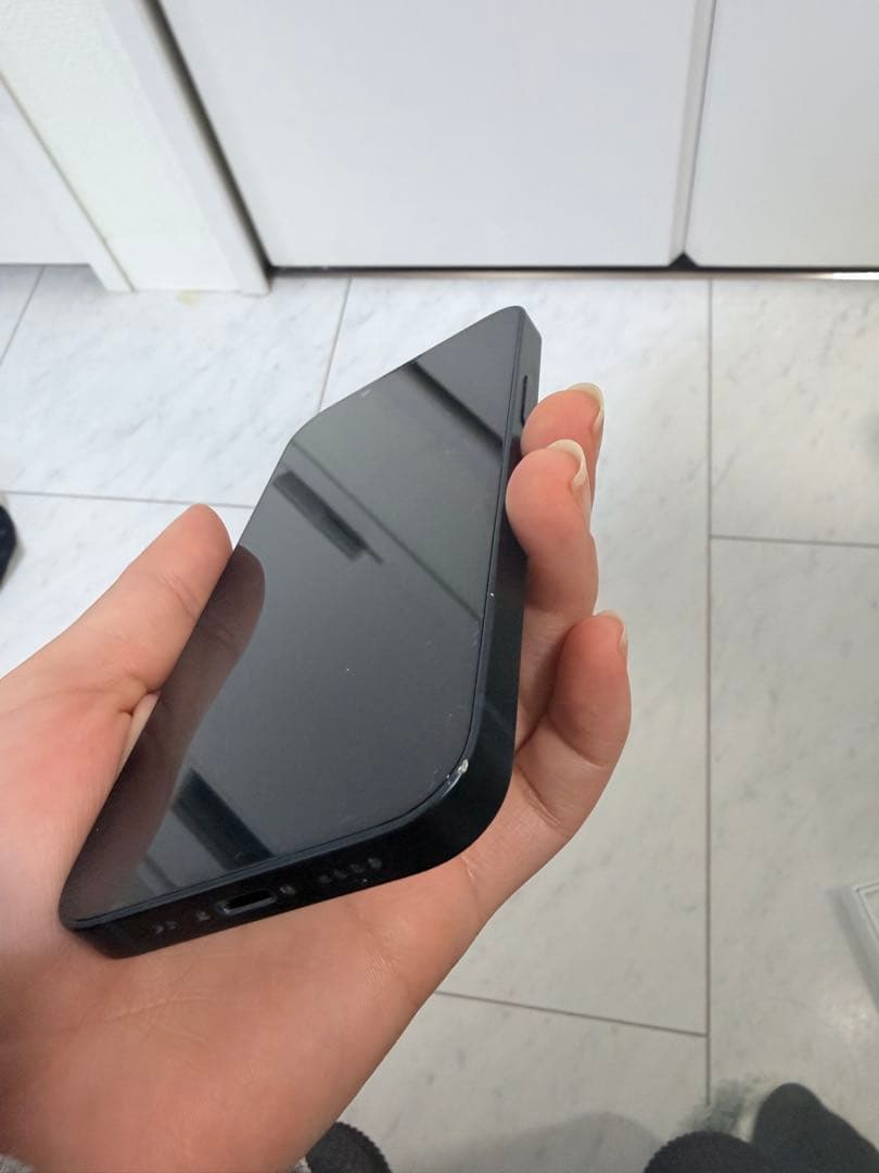 Apple iPhone 13 minミッドナイト　本体