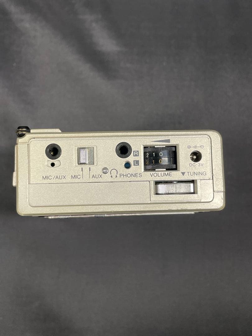 AIWA HS-J2 CassetteBoy カセットレコーダー【ジャンク品】
