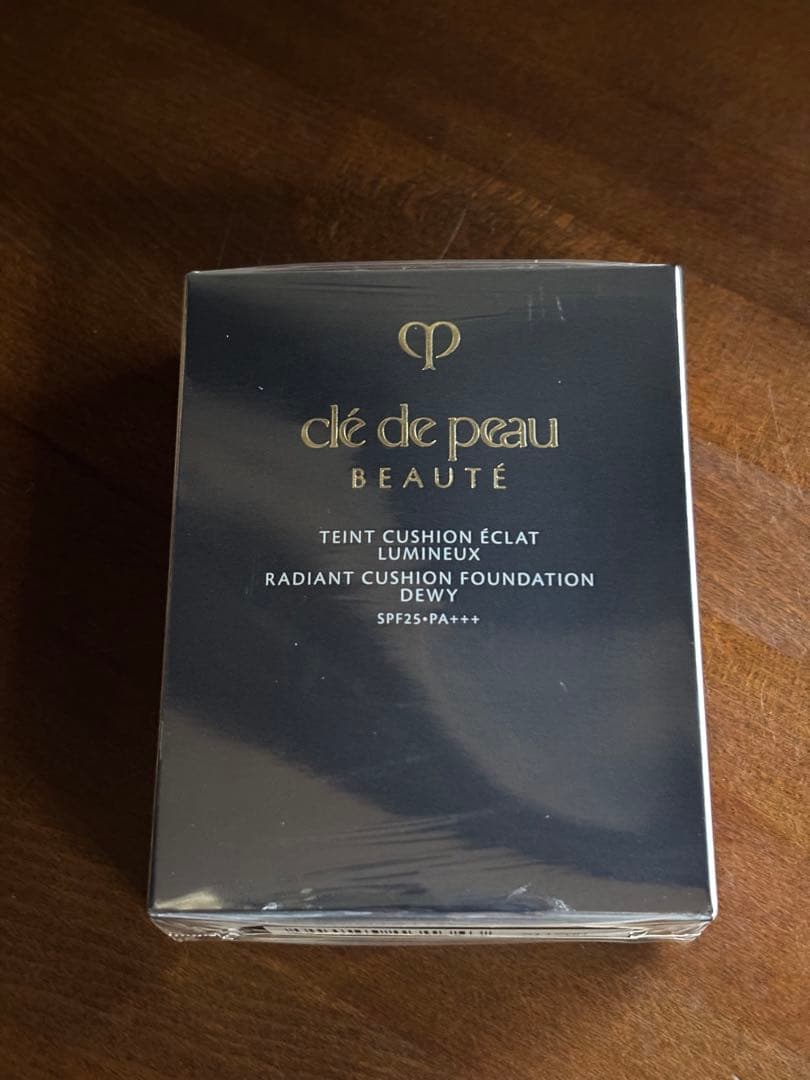 clé de peau タンクッションエクラ　ルミヌ　 オークル10 レフィル