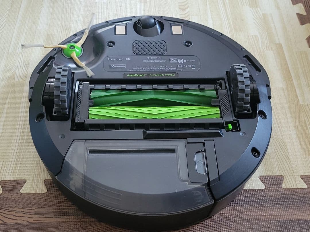 iRobot Roomba E5ロボット掃除機 黒色 充電ドック付き