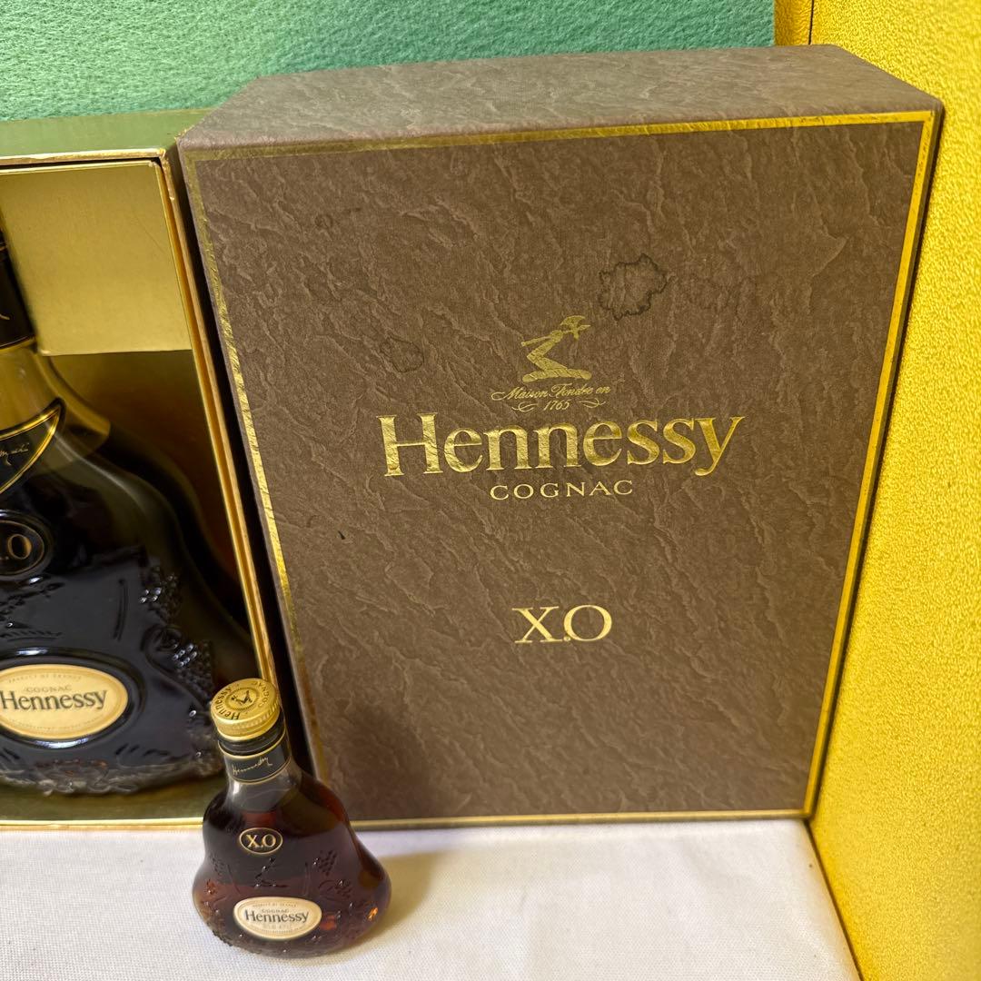 3 Hennessy XO 700ml & 50ml ヘネシー金キャップ