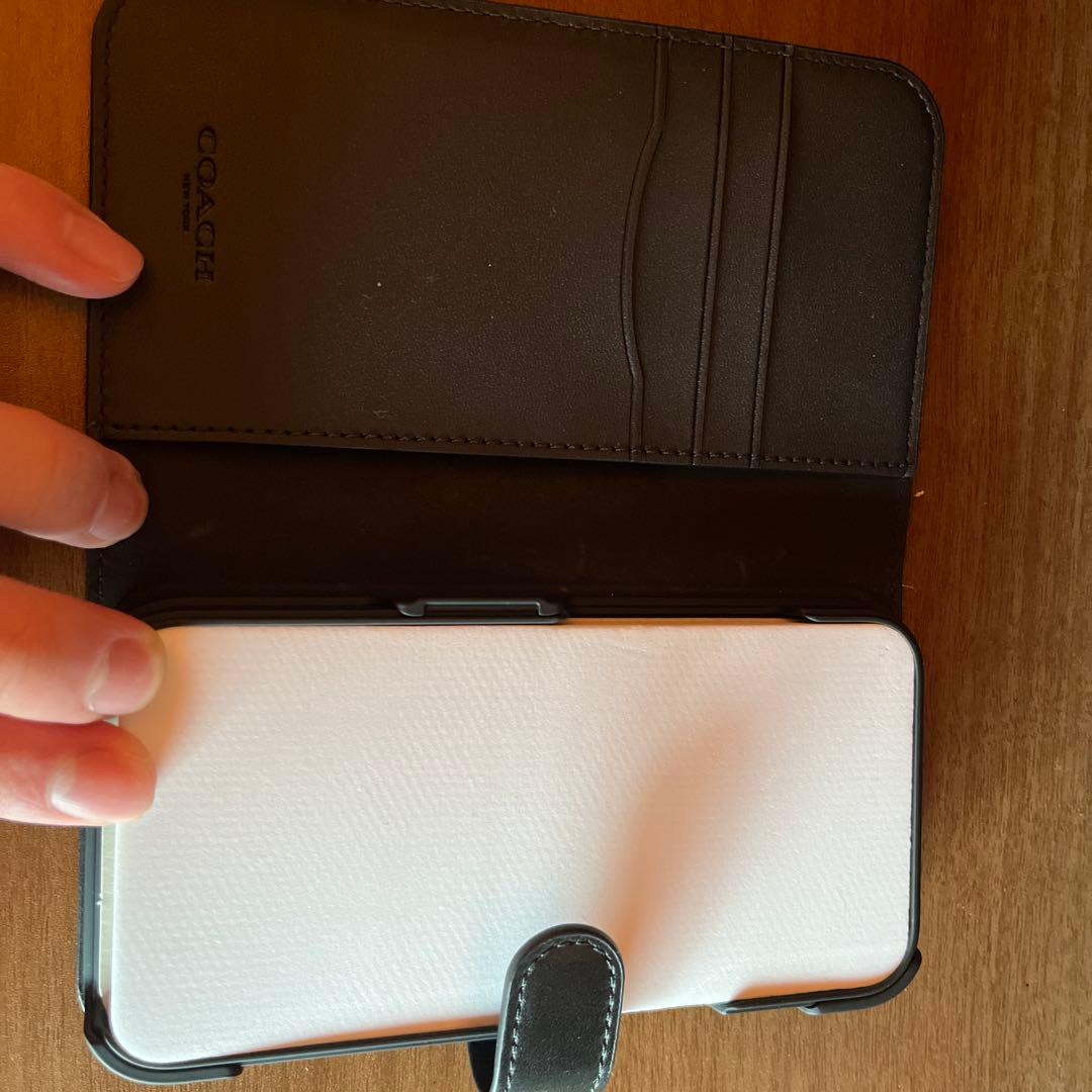 COACH iPhone 14 / 13 / 13 Pro対応手帳型ケース