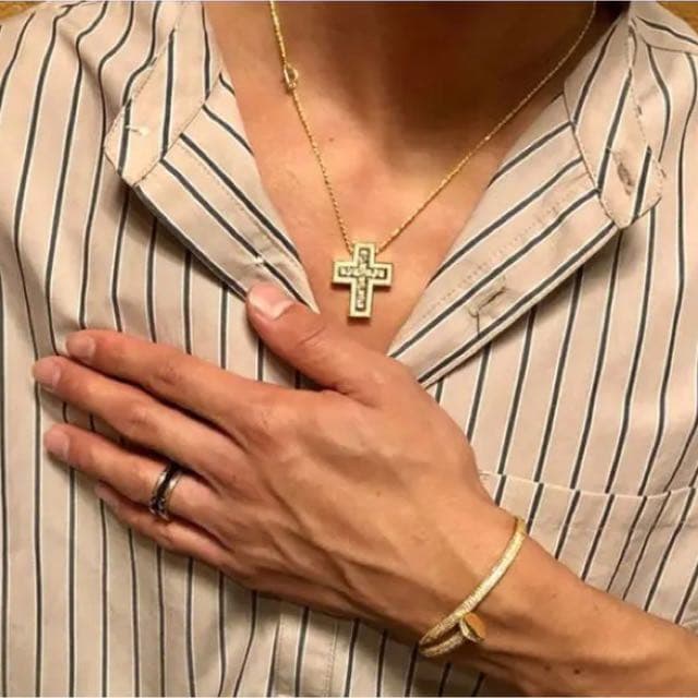 ⭐️最高品質⭐️k18gp✨クロスネックレス✨1.6ct✨芸能人✨有名モデル✨