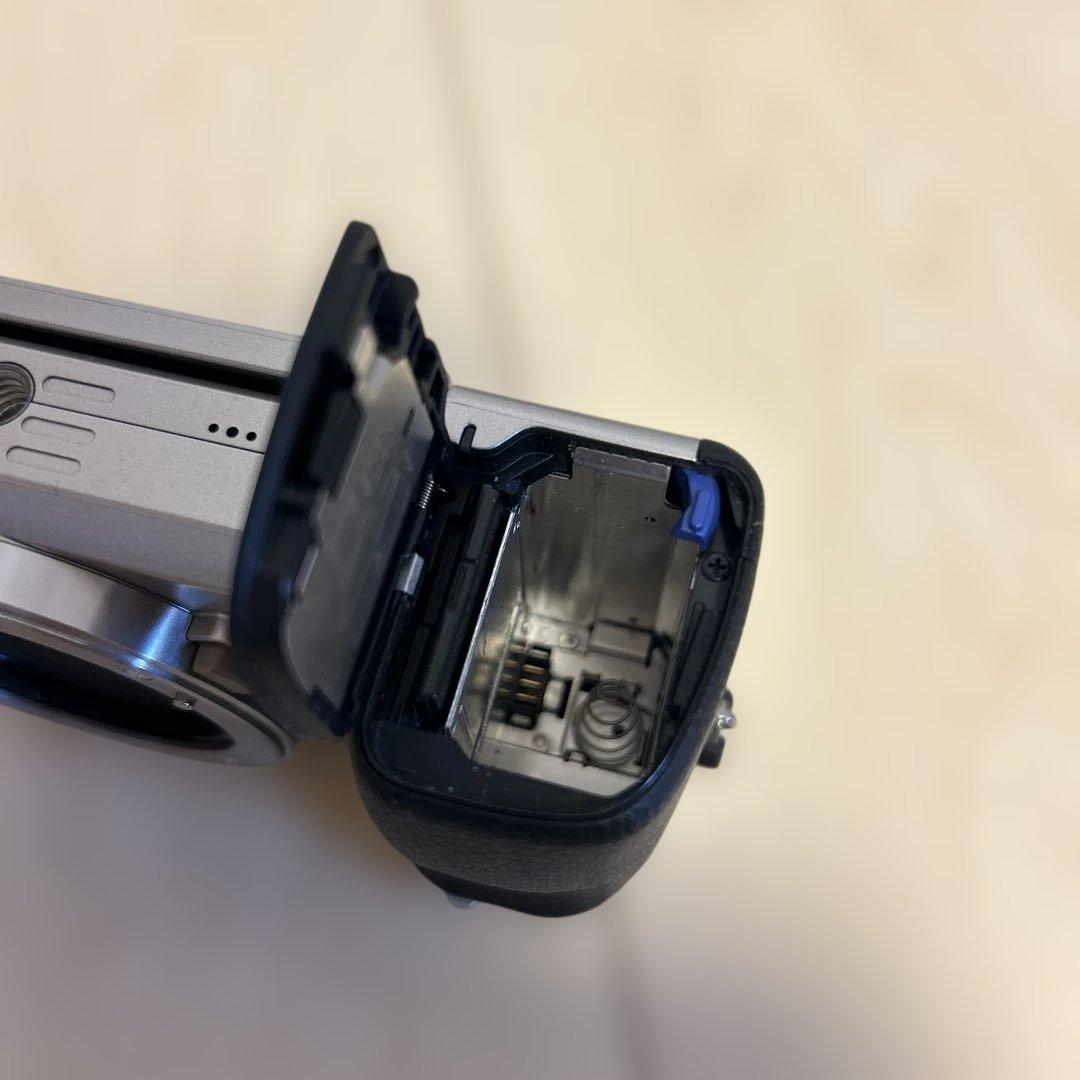 ソニー　SONY α6000 ボディ シルバー ILCE-6000