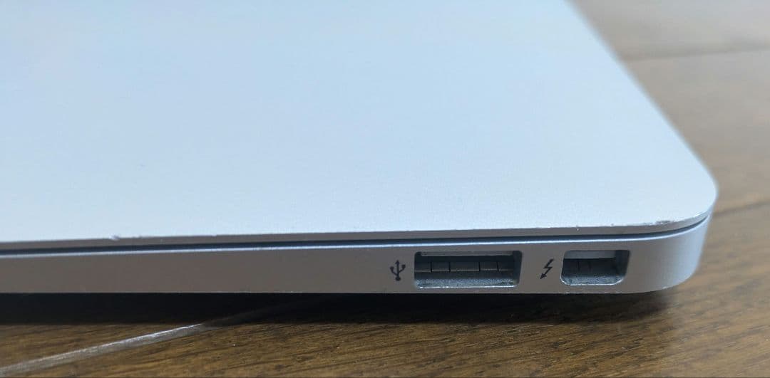 MacBook本体 MacBook air A1465
