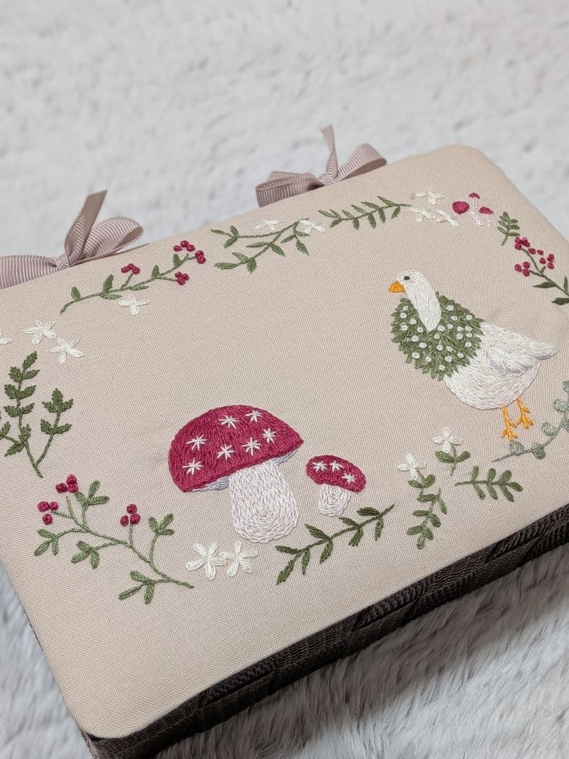 刺繍小物入れ