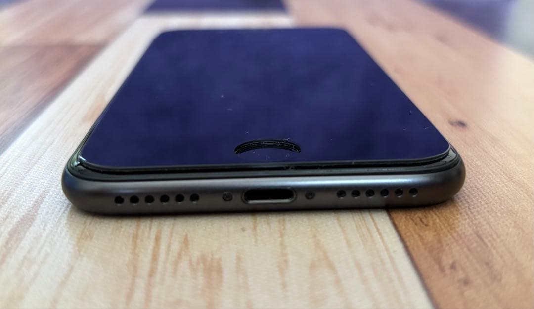 Apple iPhone 8 スペースグレイ 本体　64GB SIMフリー