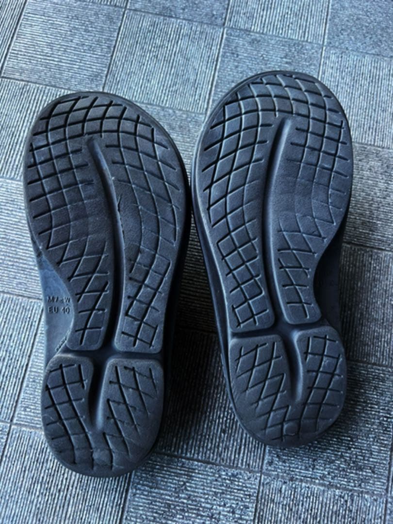 大人気！ウーフォス OOFOS Black リカバリーサンダル