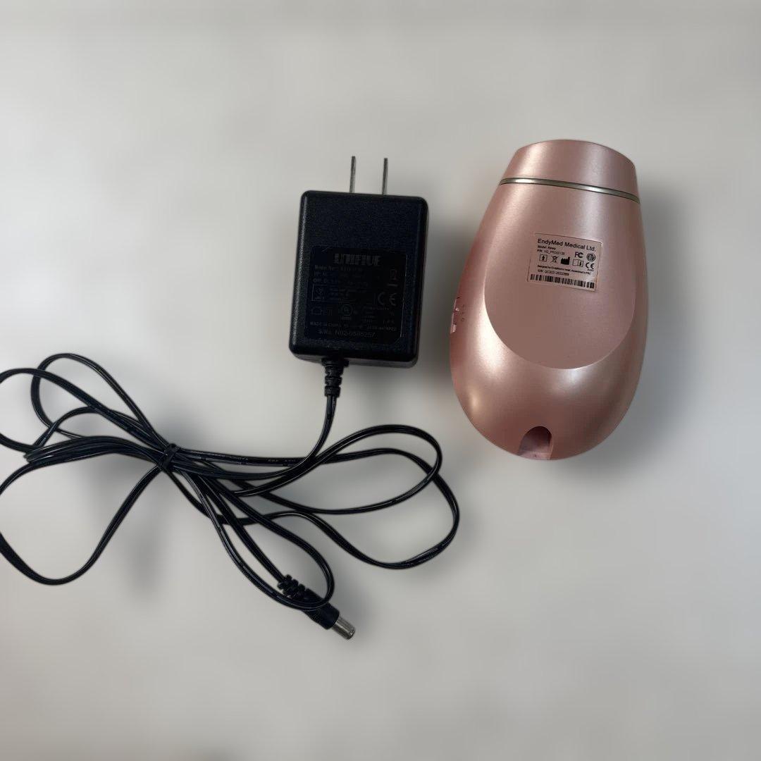 newaリフト美顔器 RF充電器付き