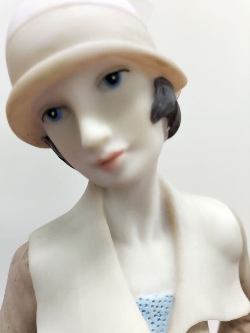 ジュゼッペ アルマーニ　イタリア「貴婦人と犬」アールデコ風　陶器人形　置物
