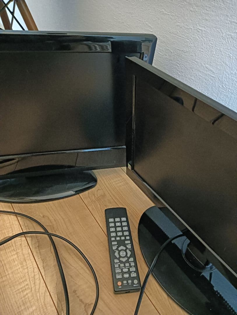 液晶テレビ 2個セット19v