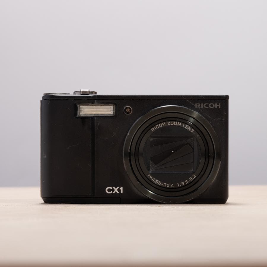 【憧れのコンデジっぽさを味わえる】RICOH CX1 ブラック