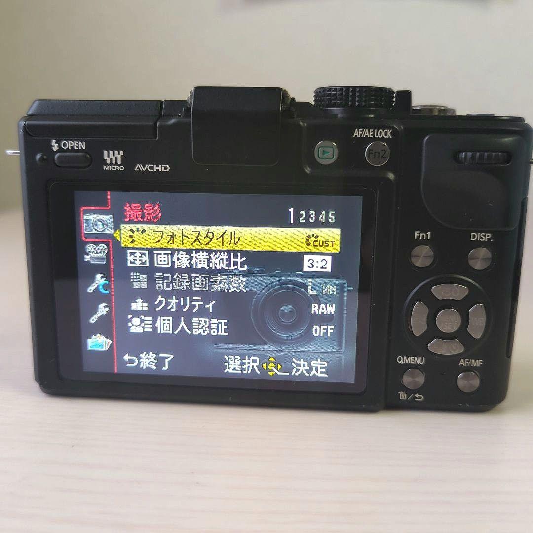 LUMIX GX1 ミラーレスカメラ レンズ3本　ショット数少