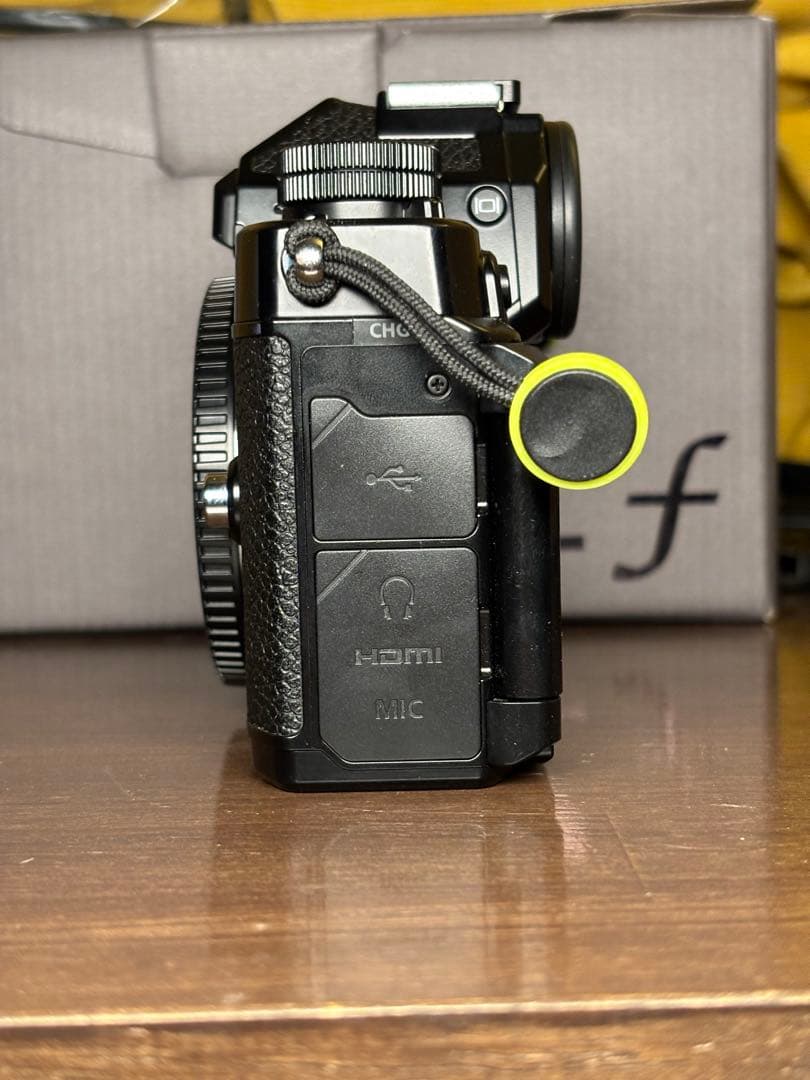 Nikon Z f ミラーレスカメラ 本体と付属品