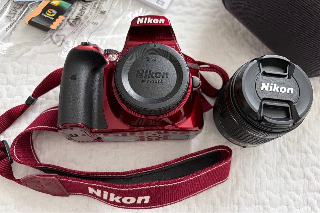 Nikon デジタル一眼レフカメラ　収納バック・予備バッテリー２個付　D3400