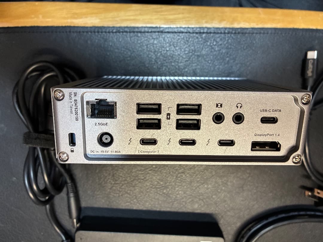 CalDigit TS4 Thunderbolt 4 ドッキングステーション
