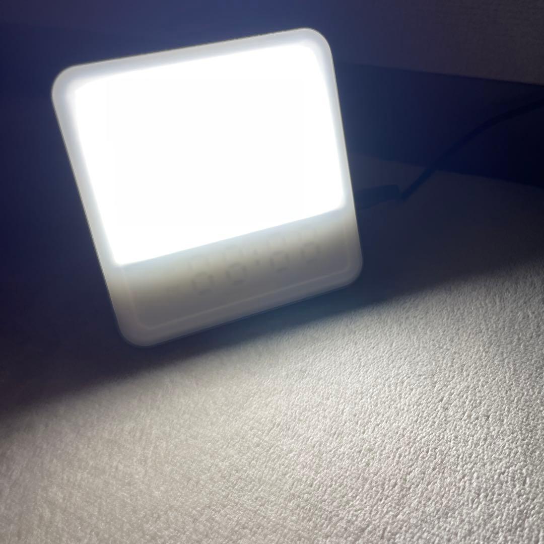 トトノエライト 睡眠リズム照明　光目覚まし時計