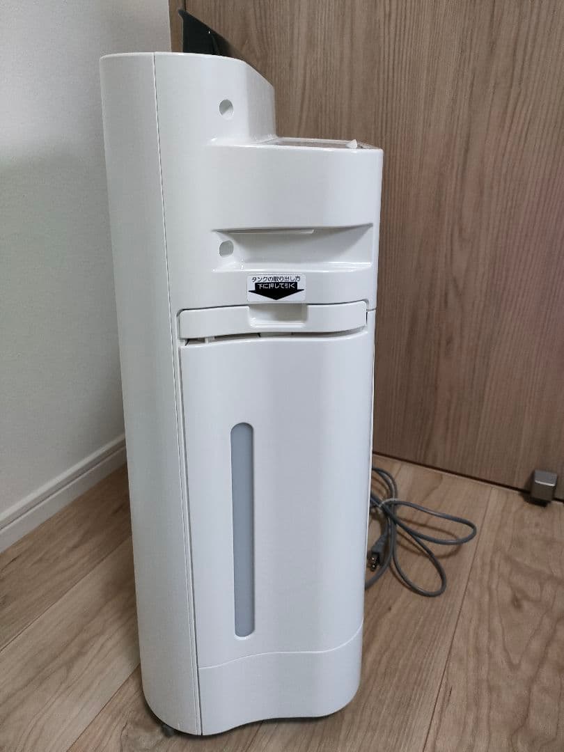 シャープ　加湿空気清浄機 KC-H50-Wプラズマクラスター