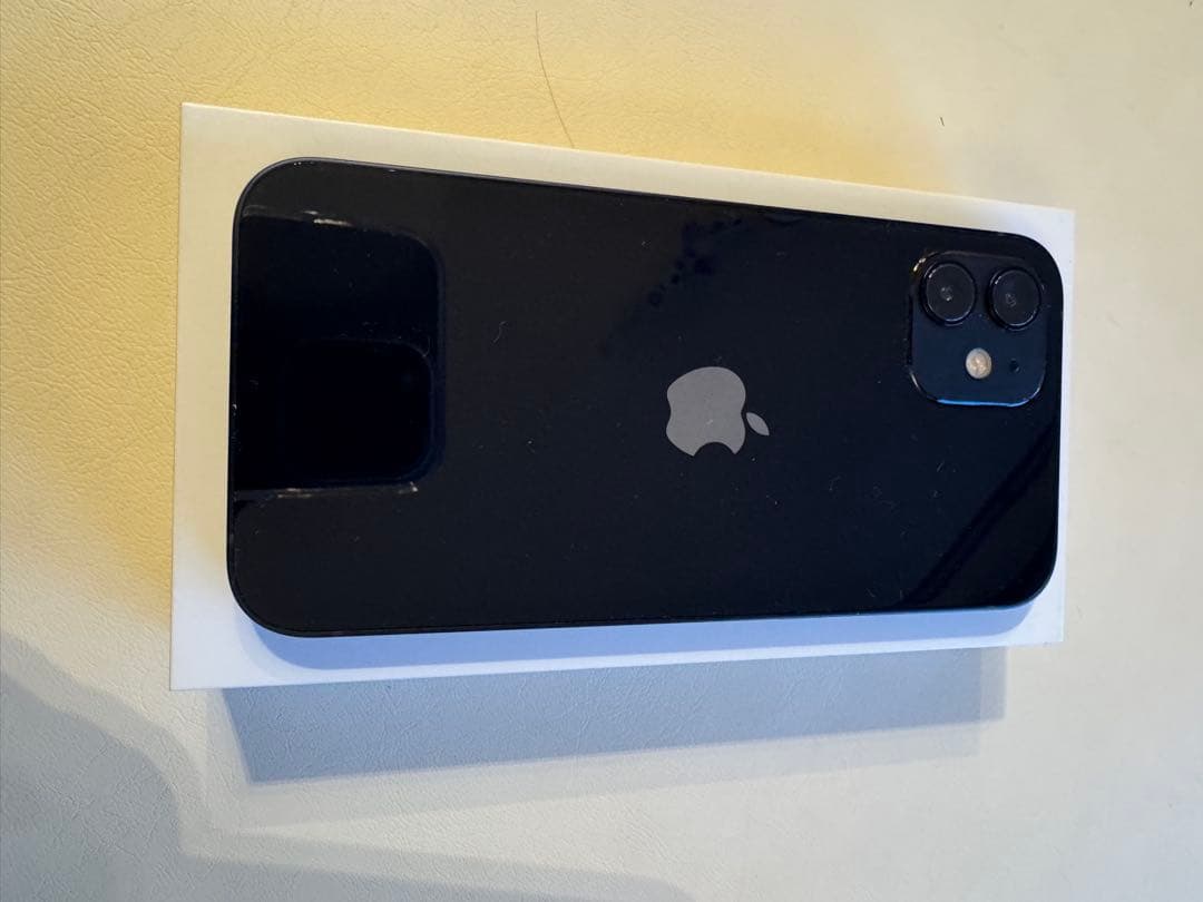 iPhone 12ブラック64GB SIMフリー 美品　ケース付き