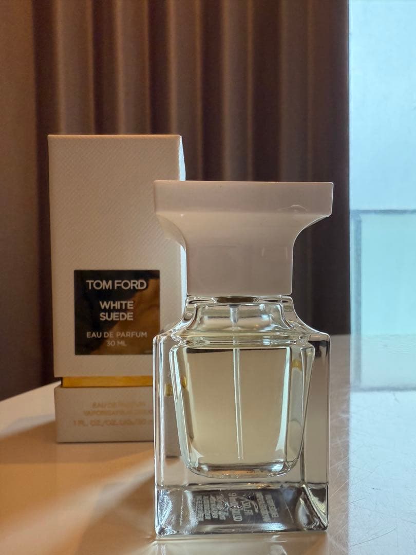TOM FORD WHITE SUEDE 香水 30ml 箱付 ホワイトスエード