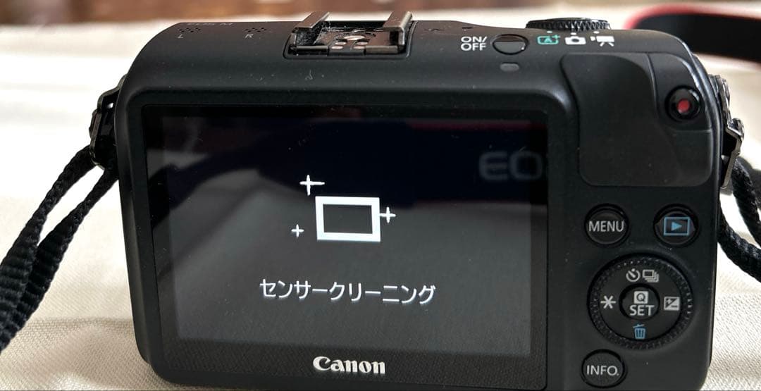 Canon EOS M ミラーレス一眼 レンズ2本 アダプター・90EX・充電器