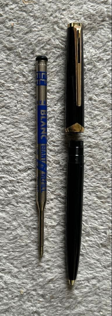 【中古】MONTBLANC 万年筆、ボールペン、シャープペンシル　皮革ケース付き
