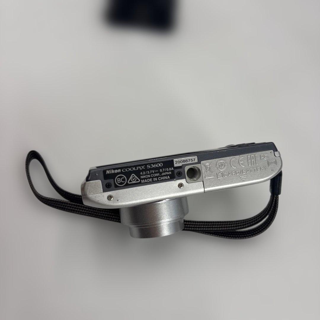 美品　軽い・使いやすい・エモい写真　Nikon COOLPIX S3600