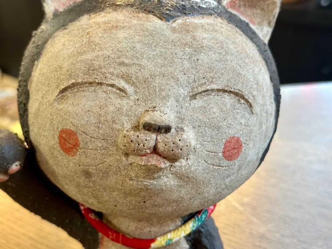新品　りん工房　福ちゃん　猫の置物　陶器　福の札付き　プレゼント　招き猫