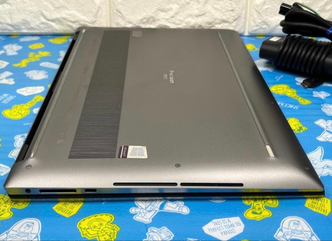 Dell precision 5550 UHD+タッチ