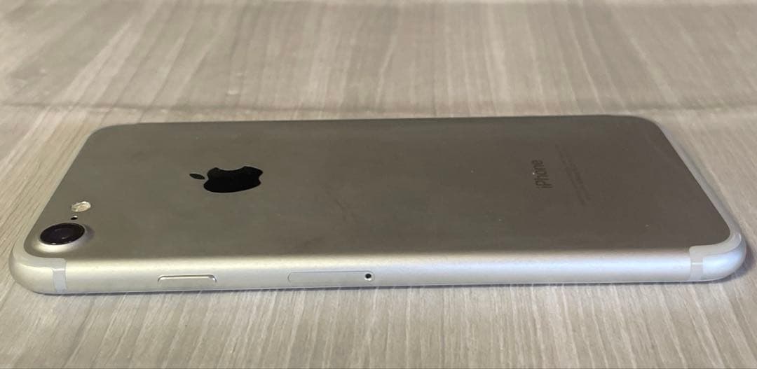 バッテリー良好96%美品iPhone7 32GB SIMフリー