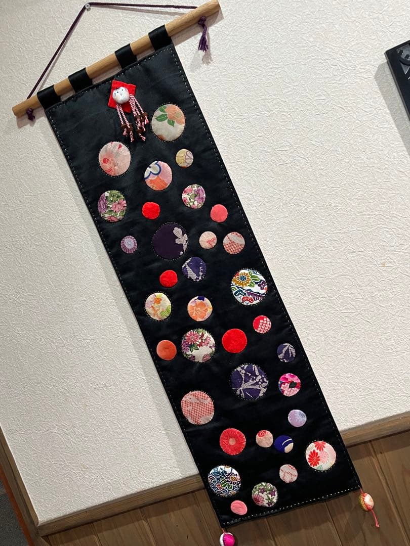 春祭り♡お花いっぱいのタペストリーハンドメイド手作り古布帯地お祝に（黒大）粗品付