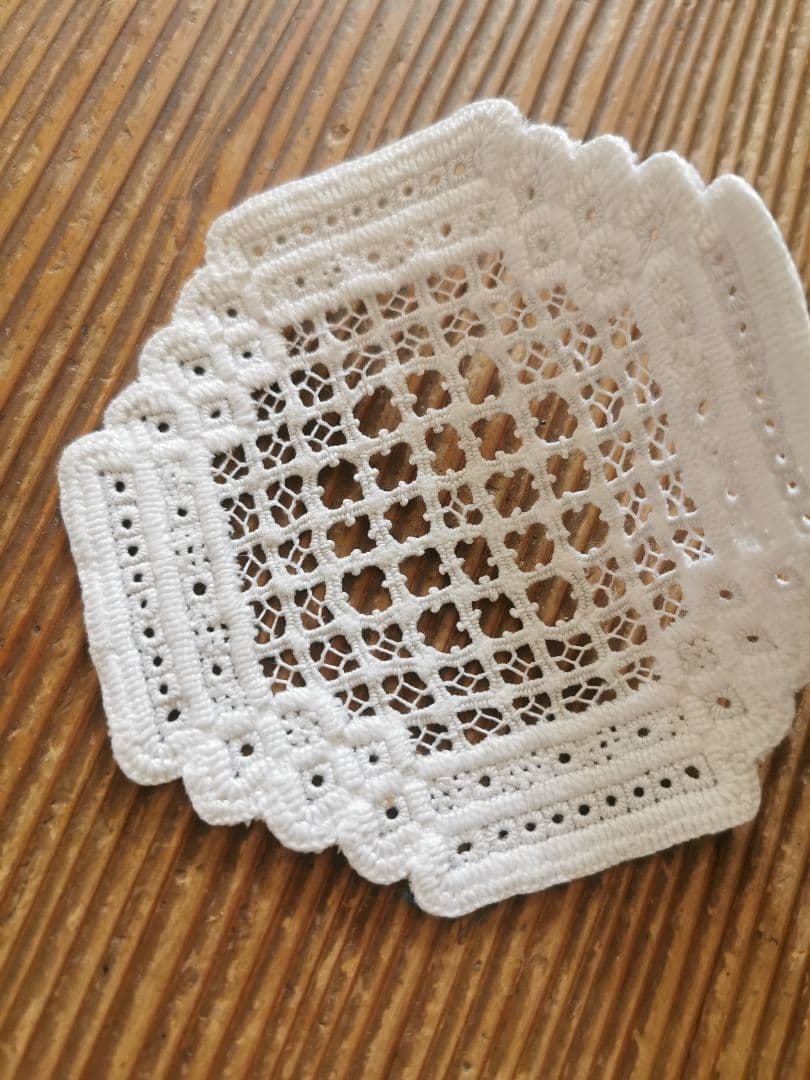アンティーク 北欧ハーダンガー刺繍レース コースター 透かし四つ葉クロスドイリー