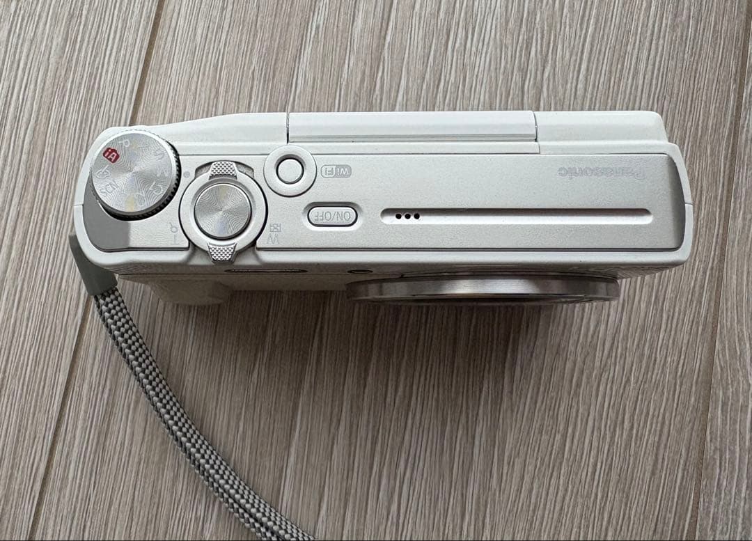 【美品】Panasonic LUMIX DMC-TZ57 デジカメ