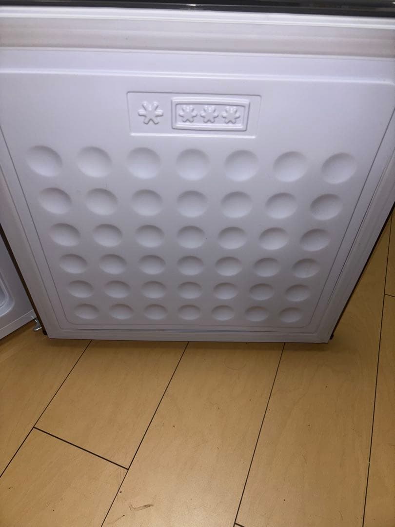 A-Stage製の1ドア冷凍庫（型番：AS-F32SL-100）です。﻿