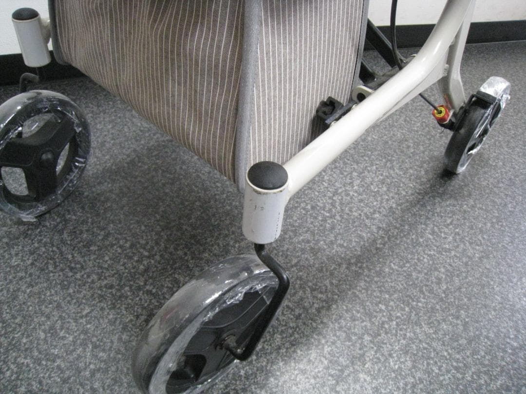 屋外用 四輪 歩行車 ショッピングターン 安寿 アロン化成 送料無料 ③