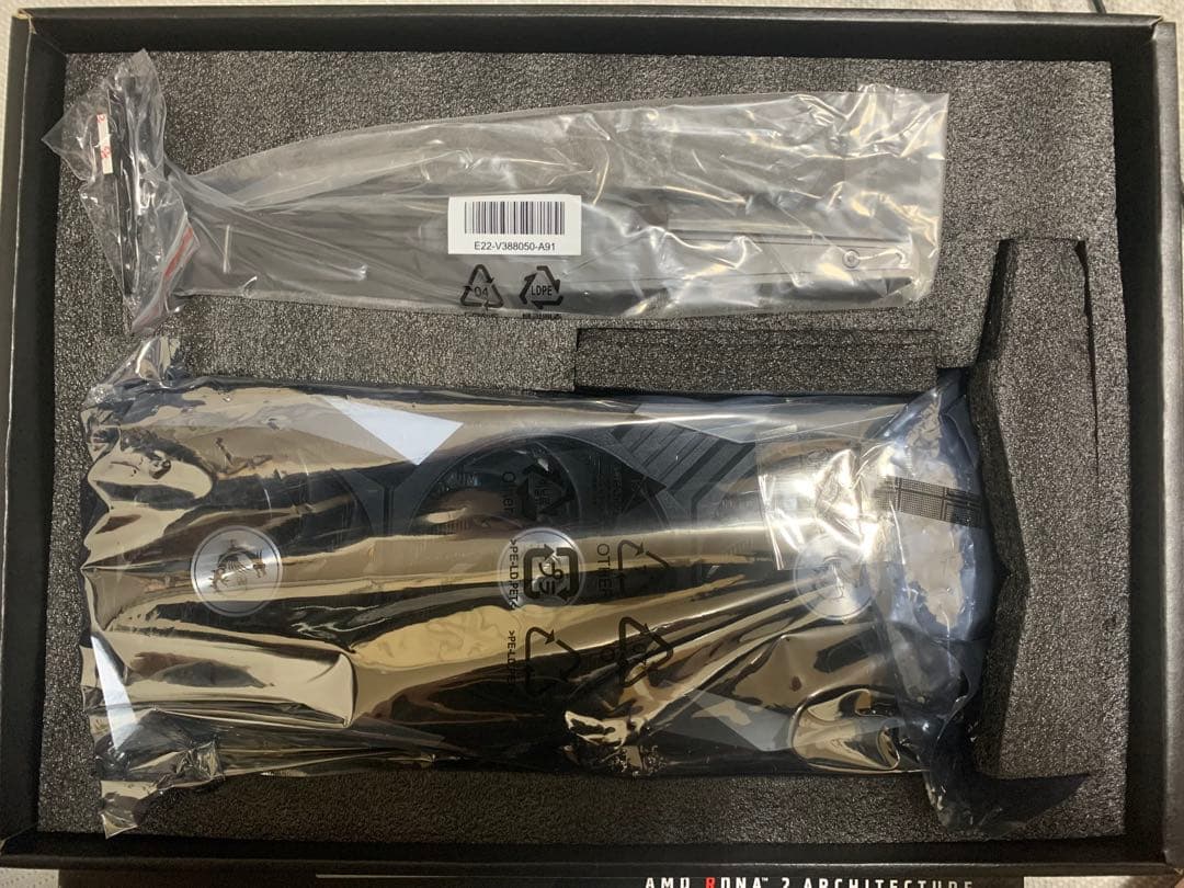 リ　Radeon RX 6800 GAMING X TRIO 16G