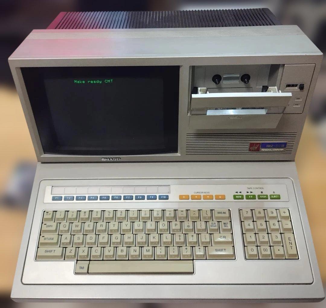 SHARP MZ-80B 本体