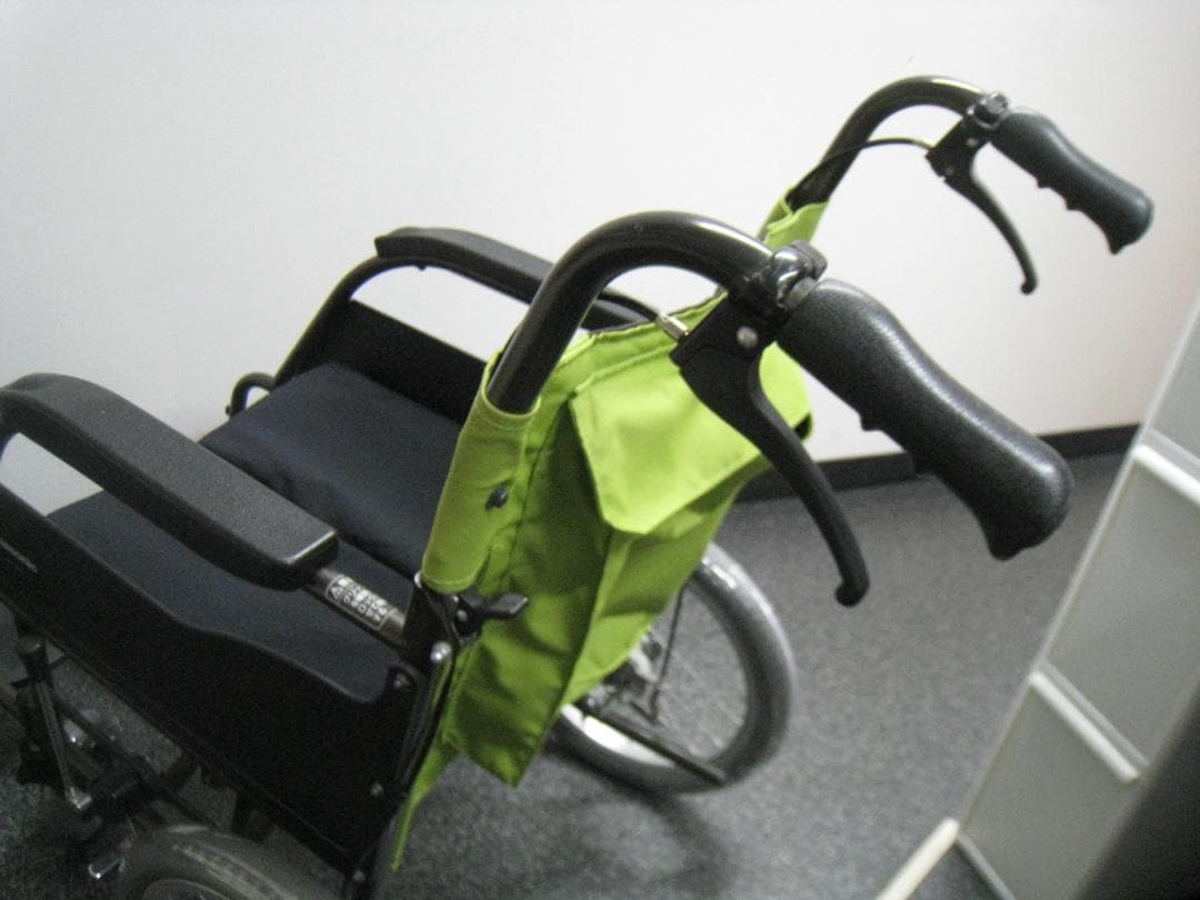 【送料無料】介助式車いす 標準型 ルッタ VA10134 パナソニック ②