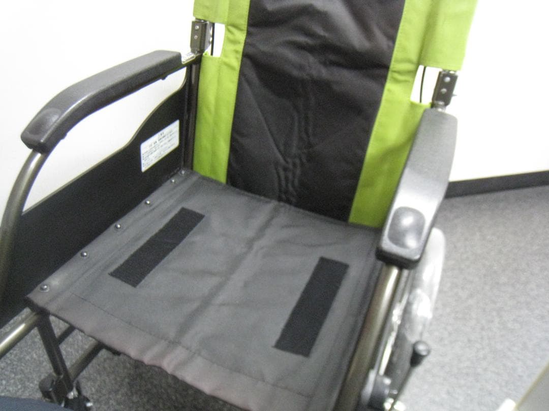 【送料無料】介助式車いす 標準型 ルッタ VA10134 パナソニック ②